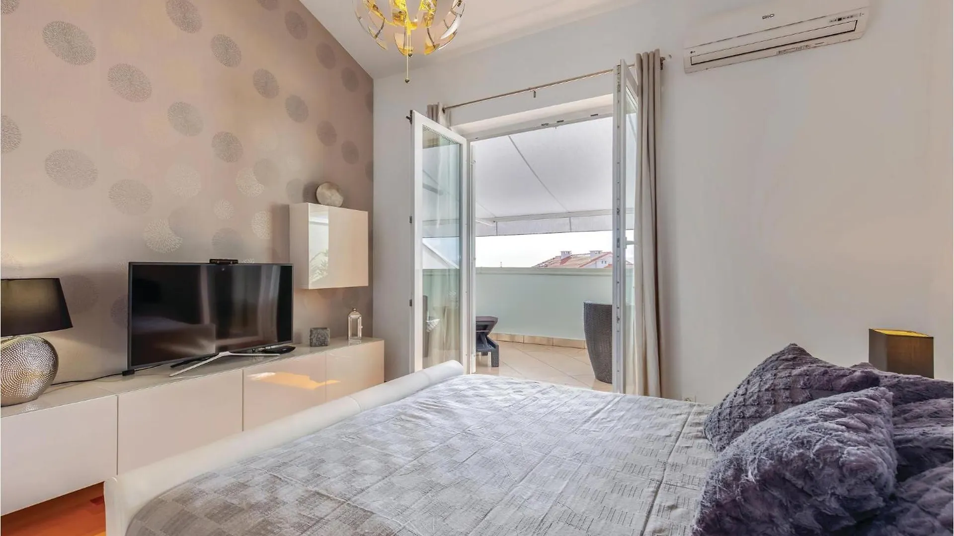 Amazing Apartment In Selce With Wifi