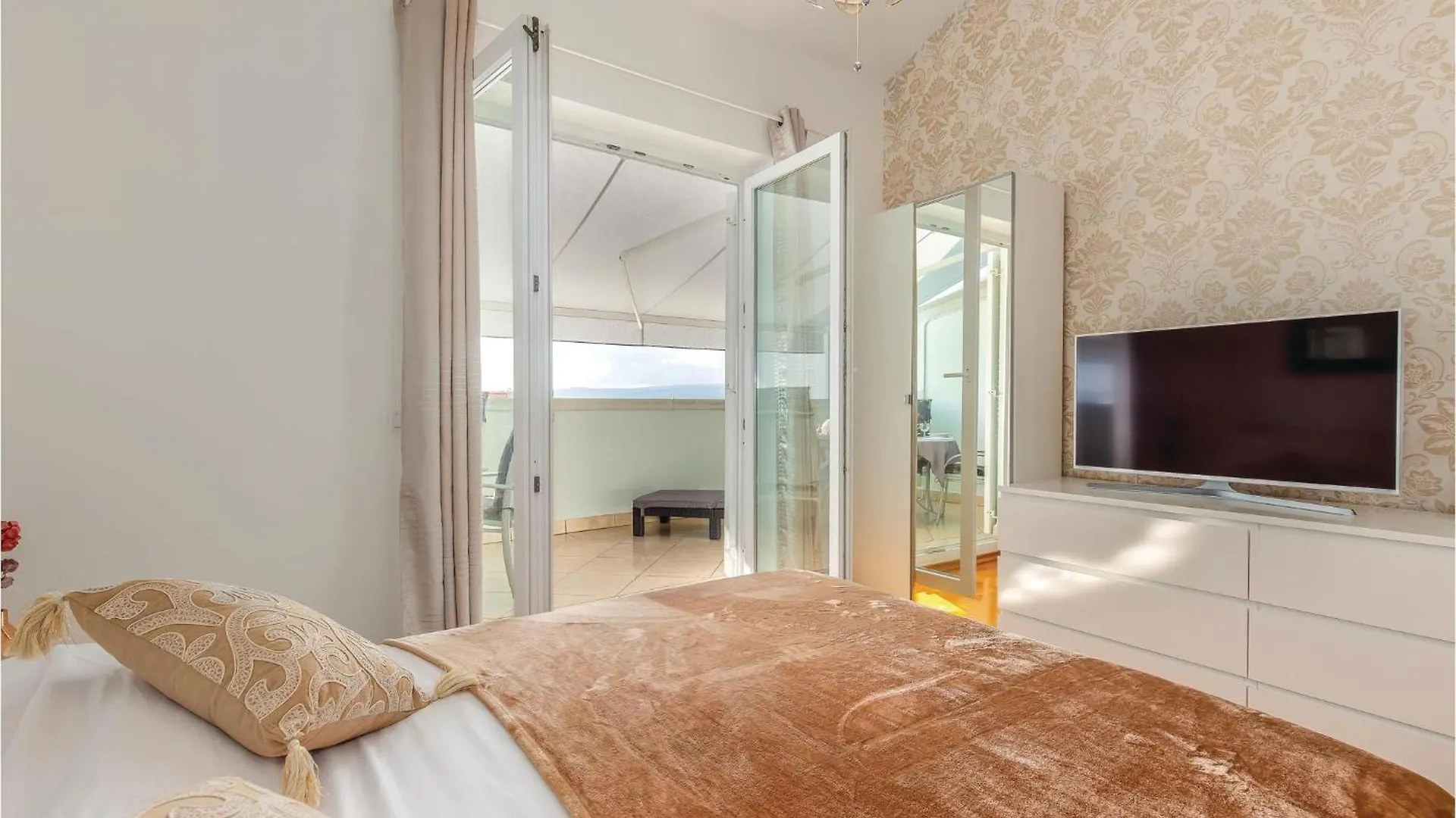 Amazing Apartment In Selce With Wifi
